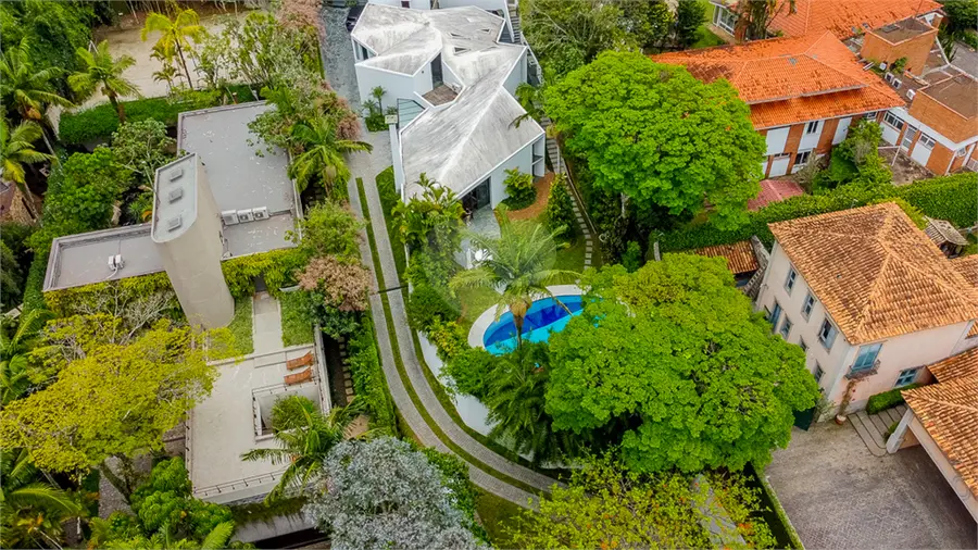 Sobrado com 4 quartos à venda em Real Parque – SP