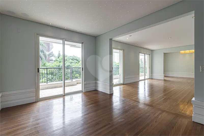 Apartamento com 3 quartos à venda em Moema – SP