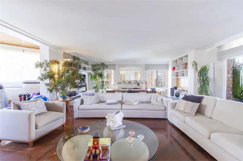 Apartamento com 4 quartos à venda em Moema – SP