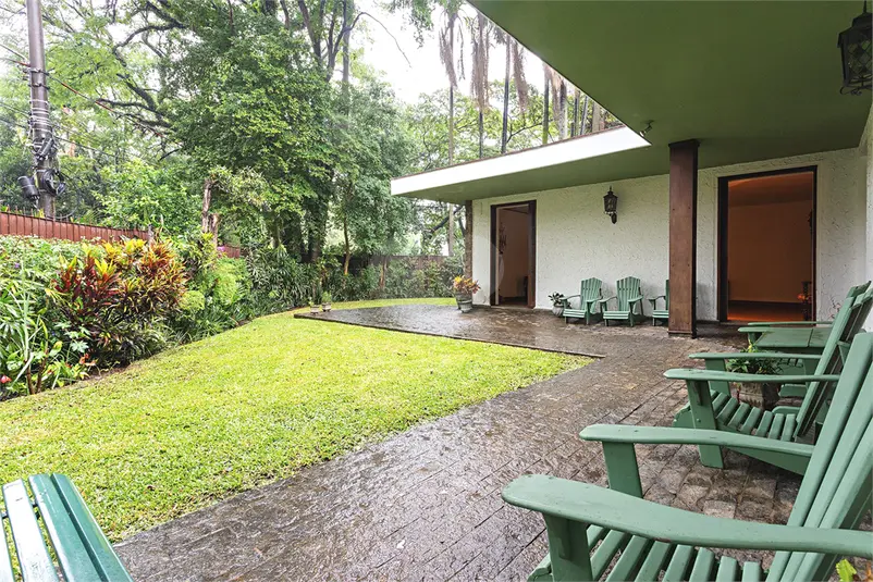 Casa com 4 quartos à venda em Alto de Pinheiros – SP