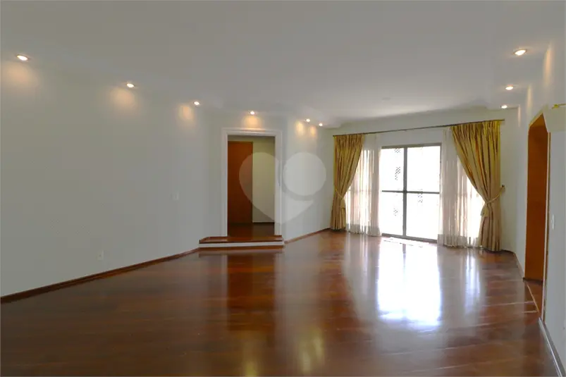 Apartamento com 4 quartos à venda ou para alugar em Moema – SP