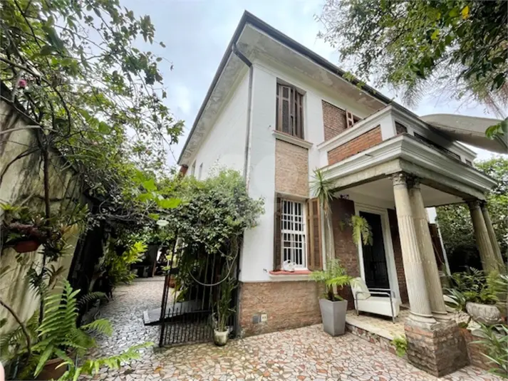 Casa com 4 quartos à venda em Pacaembú – SP