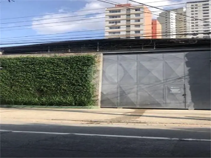 Galpão à venda em Cambuci – SP