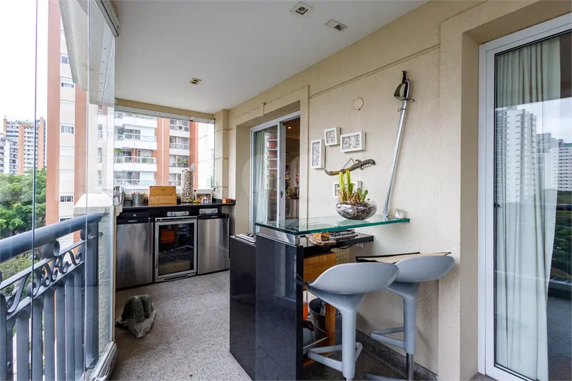 Apartamento com 4 quartos à venda em Moema – SP