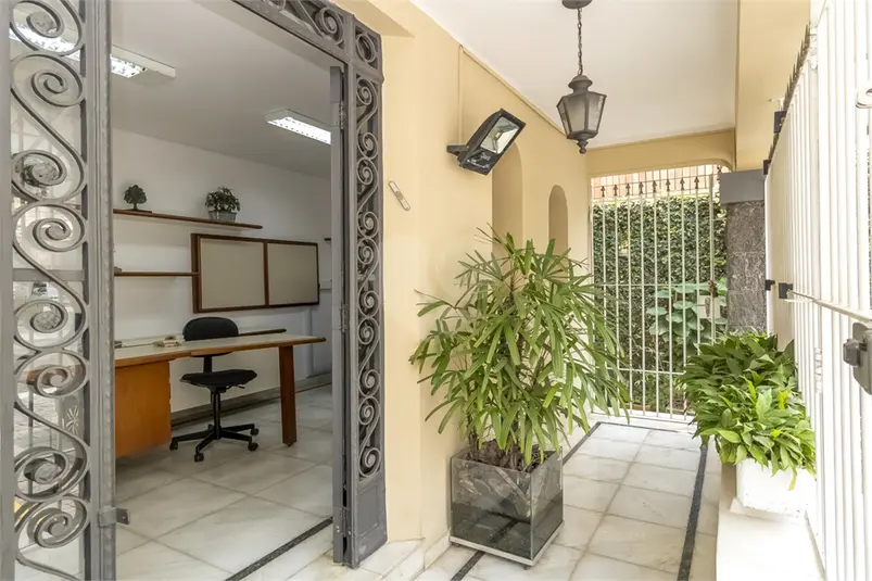 Casa à venda em Pacaembú – SP