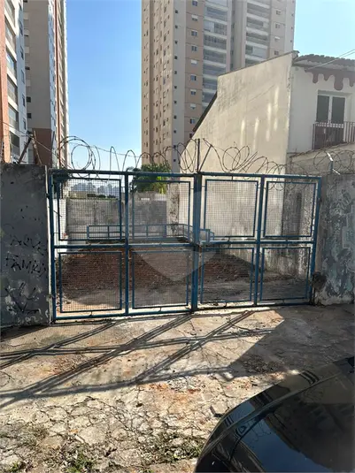 Terreno à venda ou para alugar em Saúde – SP