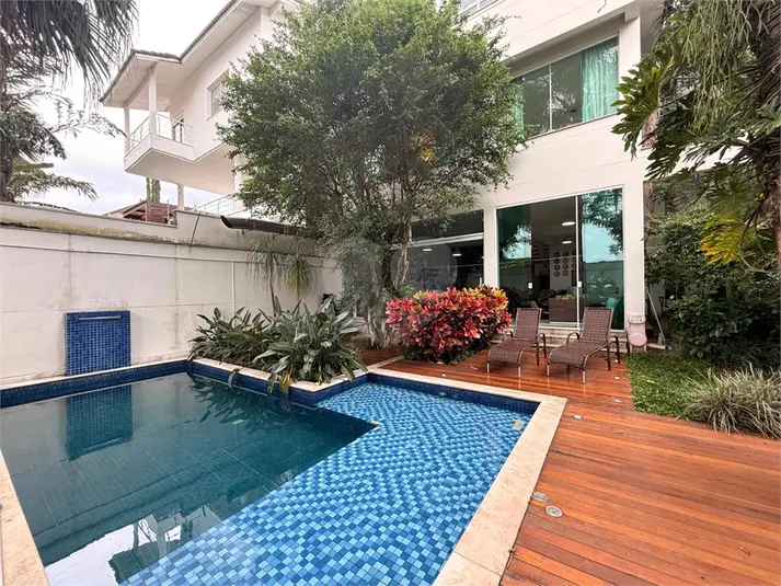Sobrado com 4 quartos à venda em Jardim Floresta – SP