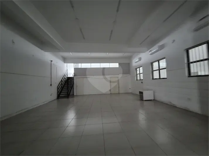 Prédio inteiro para alugar em Vila Ipojuca – SP