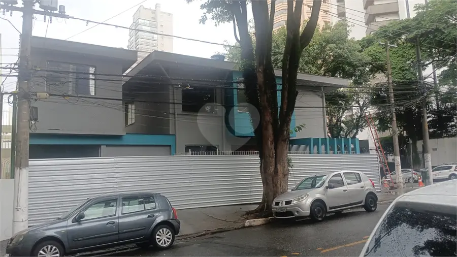 Casa com 6 quartos para alugar em Moema – SP