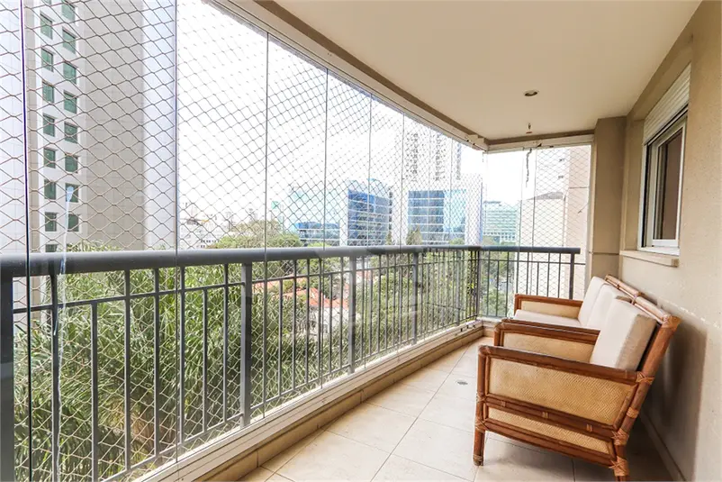 Apartamento com 3 quartos à venda em Bela Vista – SP