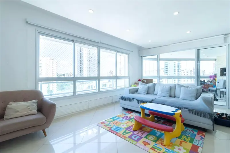 Apartamento com 3 quartos à venda em Moema – SP
