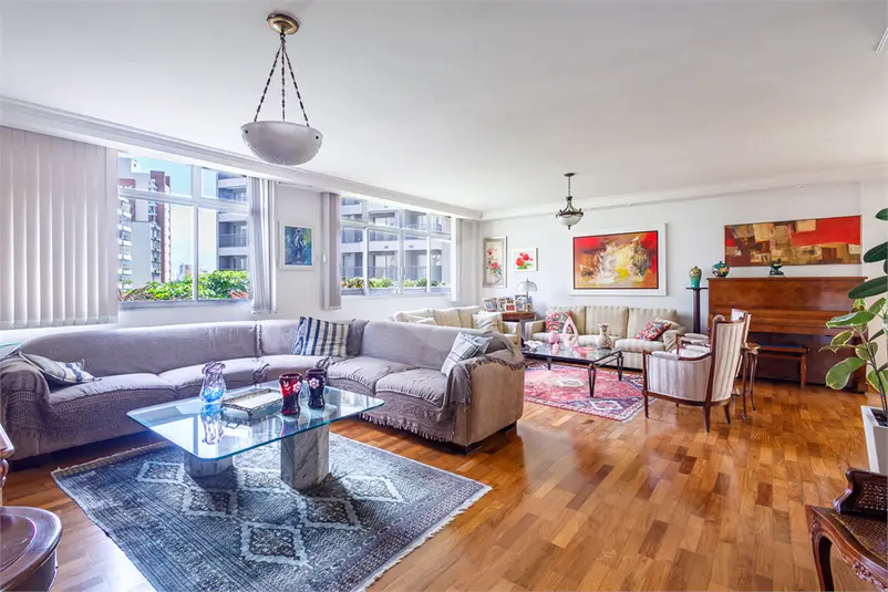 Apartamento com 4 quartos à venda em Liberdade – SP