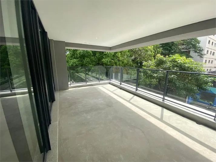 Apartamento com 4 quartos à venda em Moema – SP