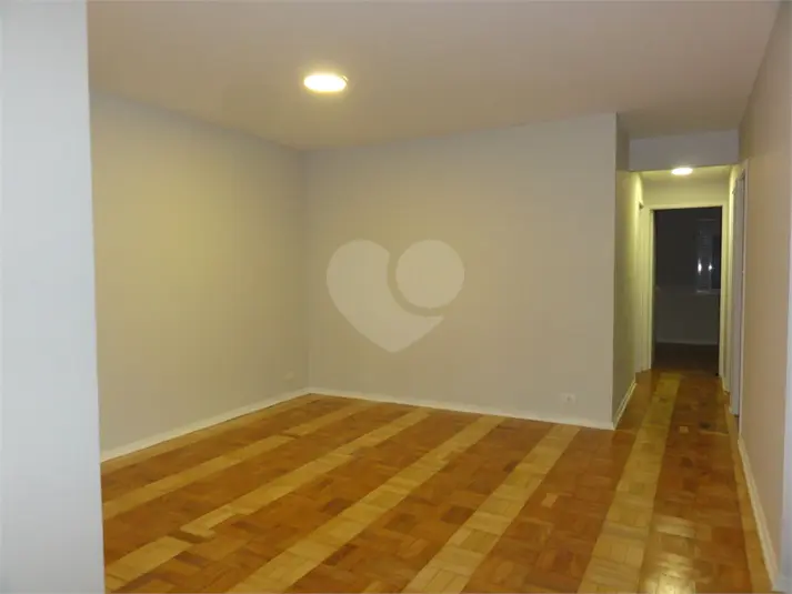 Apartamento com 3 quartos para alugar em Bela Vista – SP