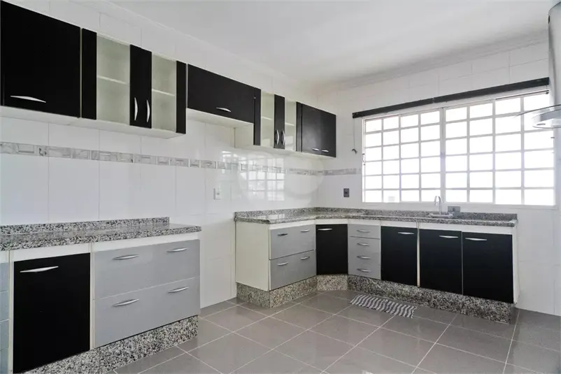 Sobrado com 3 quartos para alugar em Vila Boaçava – SP