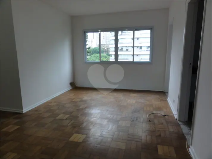 Apartamento com 3 quartos para alugar em Bela Vista – SP