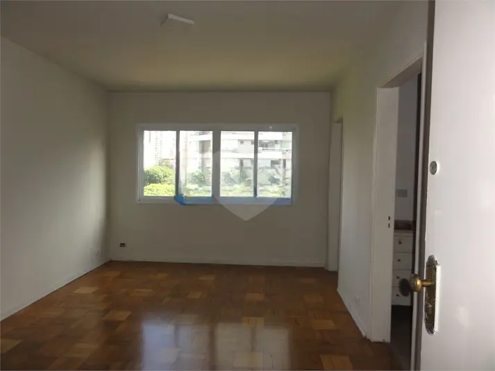 Apartamento com 3 quartos para alugar em Bela Vista – SP