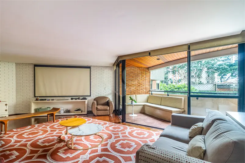 Apartamento com 4 quartos à venda em Moema – SP
