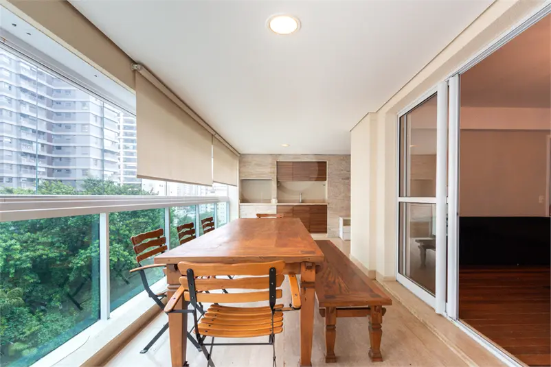 Apartamento com 3 quartos à venda em Moema – SP