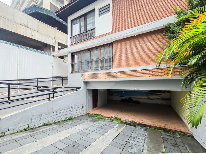 Prédio inteiro à venda em Butantã – SP