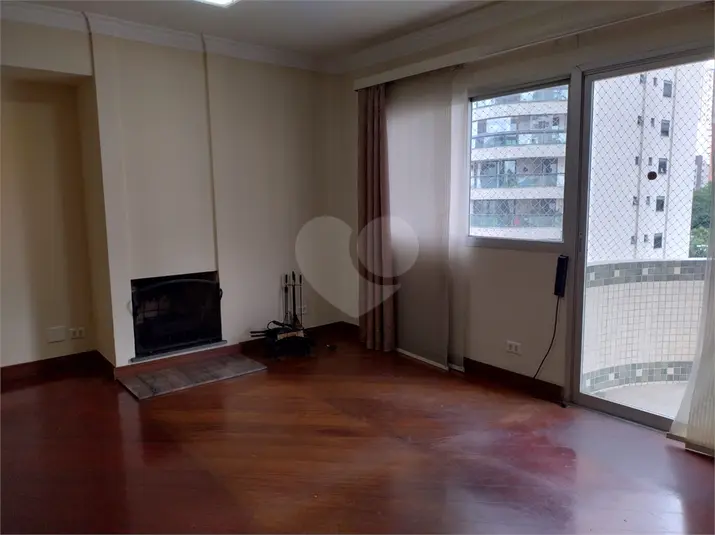 Apartamento com 3 quartos para alugar em Campo Belo – SP