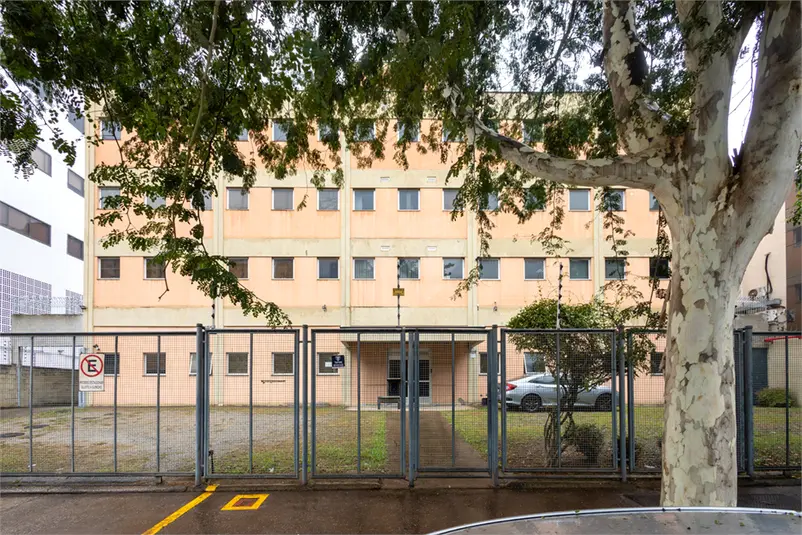 Prédio inteiro à venda em Barra Funda – SP