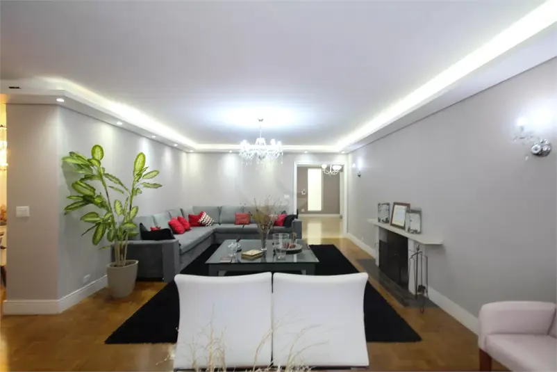 Casa térrea com 8 quartos à venda em Jardim Guedala – SP