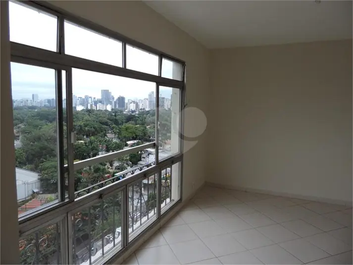 Apartamento com 3 quartos para alugar em Jardim América – SP