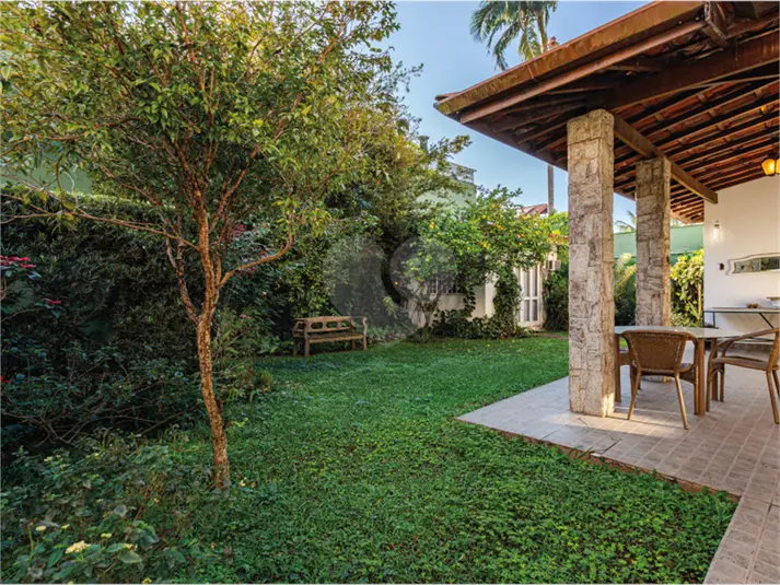 Casa com 3 quartos à venda em Alto de Pinheiros – SP