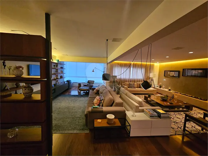 Apartamento com 3 quartos à venda em Moema – SP