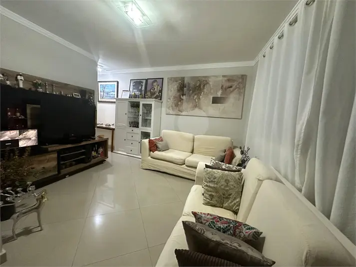 Casa com 3 quartos à venda ou para alugar em Jardim Vivan – SP