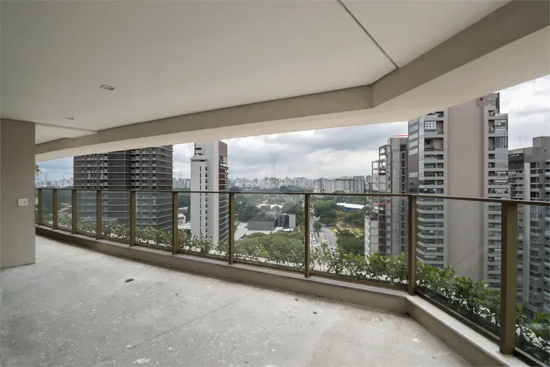 Apartamento com 3 quartos à venda em Moema – SP