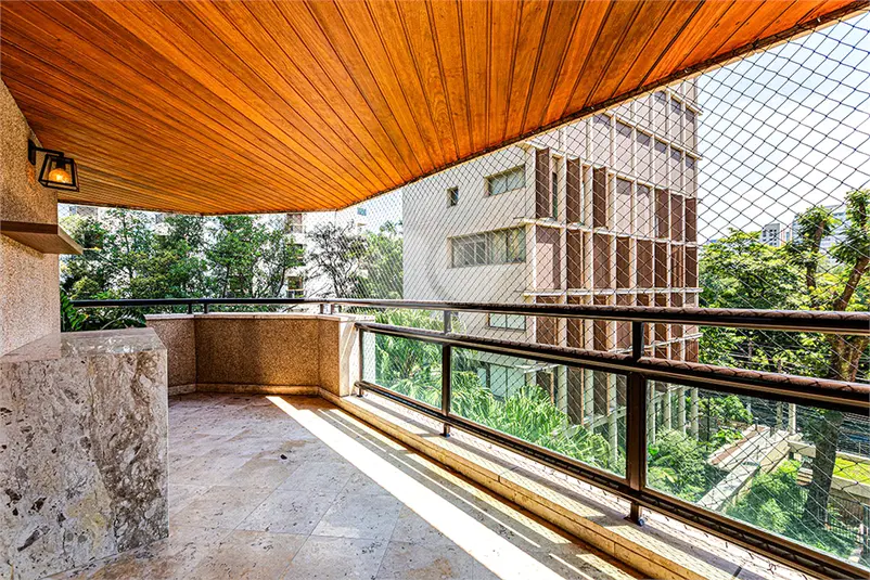 Apartamento com 3 quartos à venda em Jardim Europa – SP