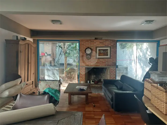 Casa com 3 quartos à venda ou para alugar em Chácara Flora – SP