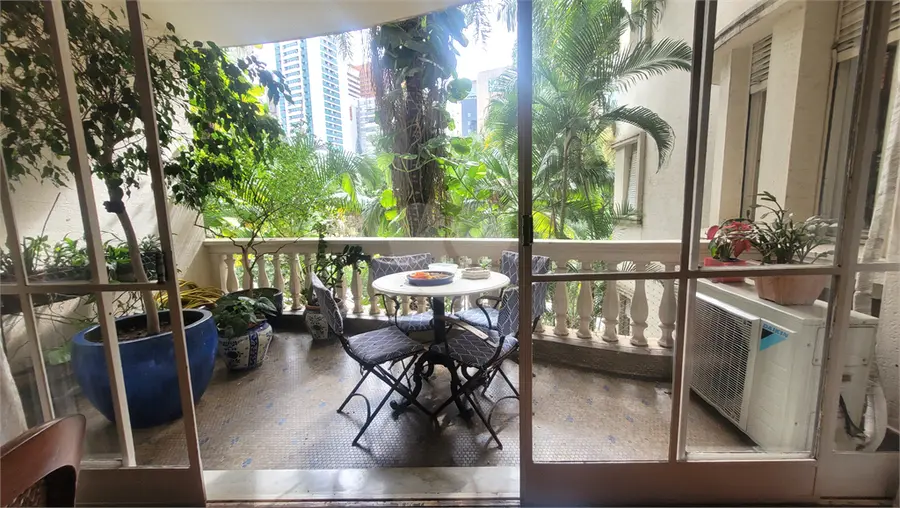 Apartamento com 3 quartos à venda em Bela Vista – SP