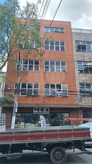 Prédio inteiro à venda em Brás – SP