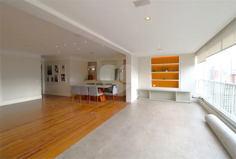 Apartamento com 4 quartos à venda em Moema – SP