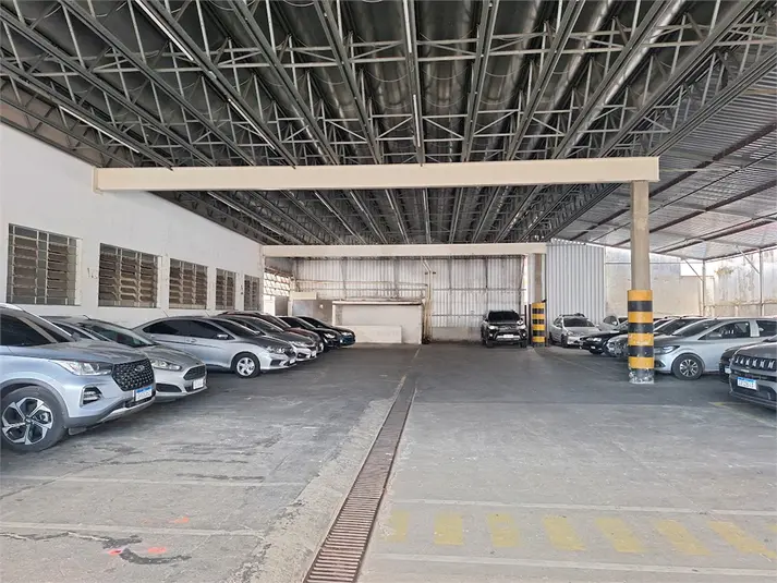 Prédio inteiro à venda ou para alugar em Cambuci – SP