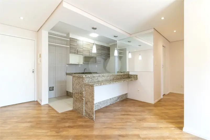 Apartamento com 3 quartos para alugar em Vila Santa Catarina – SP
