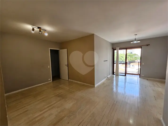 Apartamento com 4 quartos para alugar em Alto da Boa Vista – SP