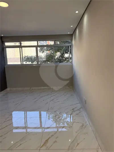 Apartamento com 3 quartos para alugar em Vila Mariana – SP