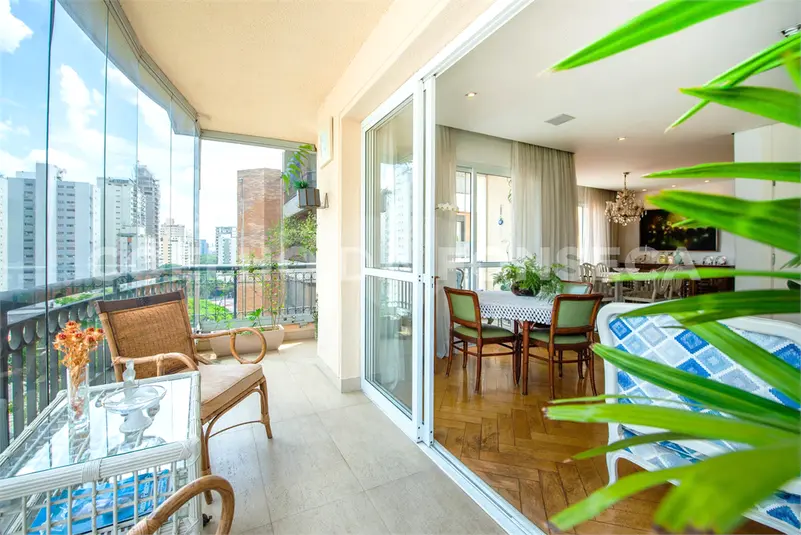 Apartamento com 3 quartos à venda em Moema – SP
