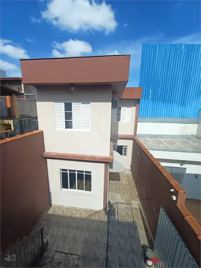 Sobrado com 3 quartos para alugar em Jardim Marisa – SP