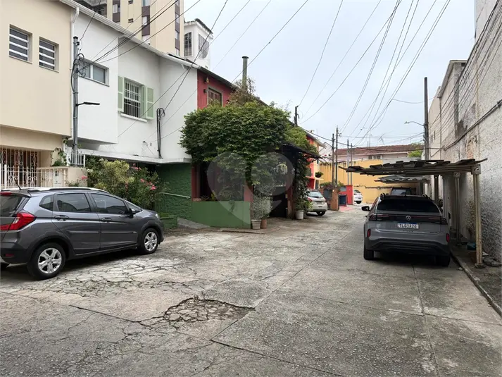 Casa de vila com 3 quartos para alugar em Pinheiros – SP
