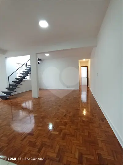 Duplex com 3 quartos para alugar em Vila Mariana – SP