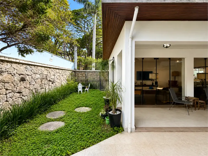 Casa com 4 quartos à venda em Jardim Luzitânia – SP