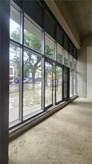 Loja à venda ou para alugar em Pompéia – SP