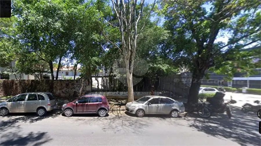 Prédio inteiro à venda em Alto de Pinheiros – SP