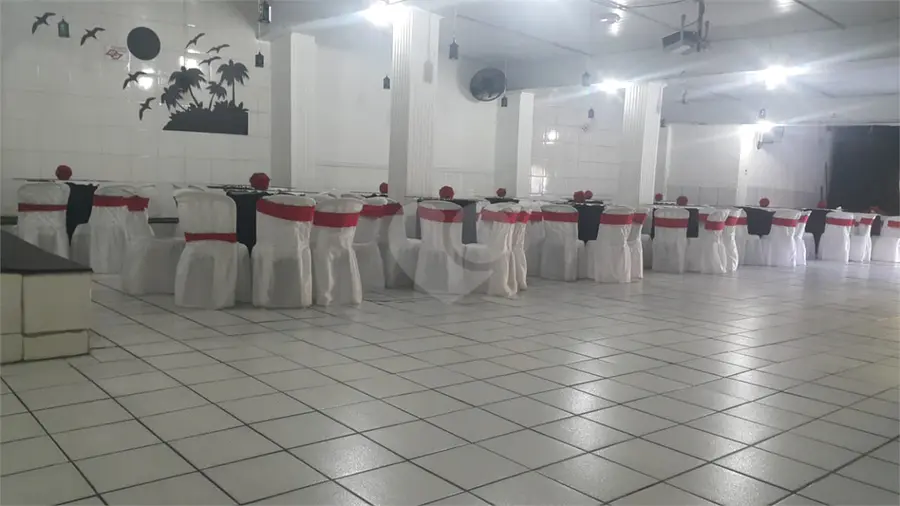 Salão Comercial para alugar em Penha – SP
