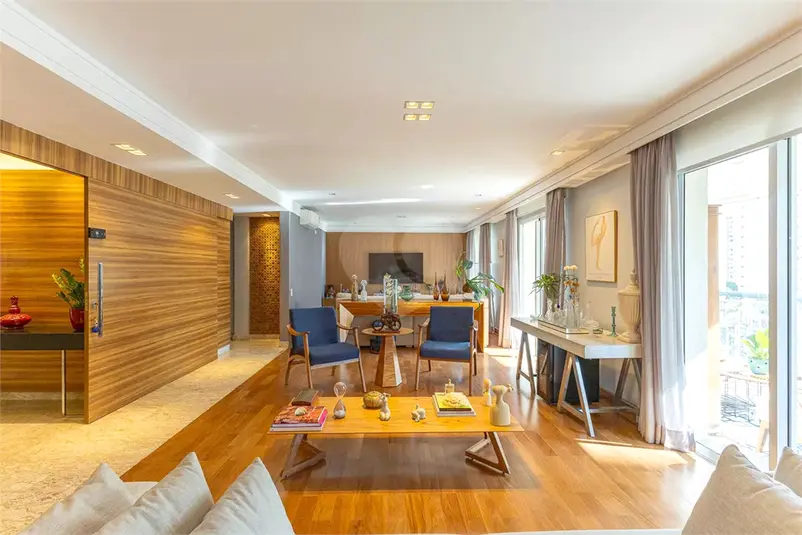 Apartamento com 4 quartos à venda em Moema – SP